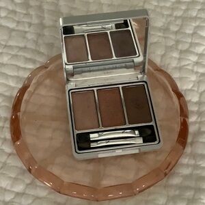 Nikol cosmetics eyeshadow trio - Le bottled blonde